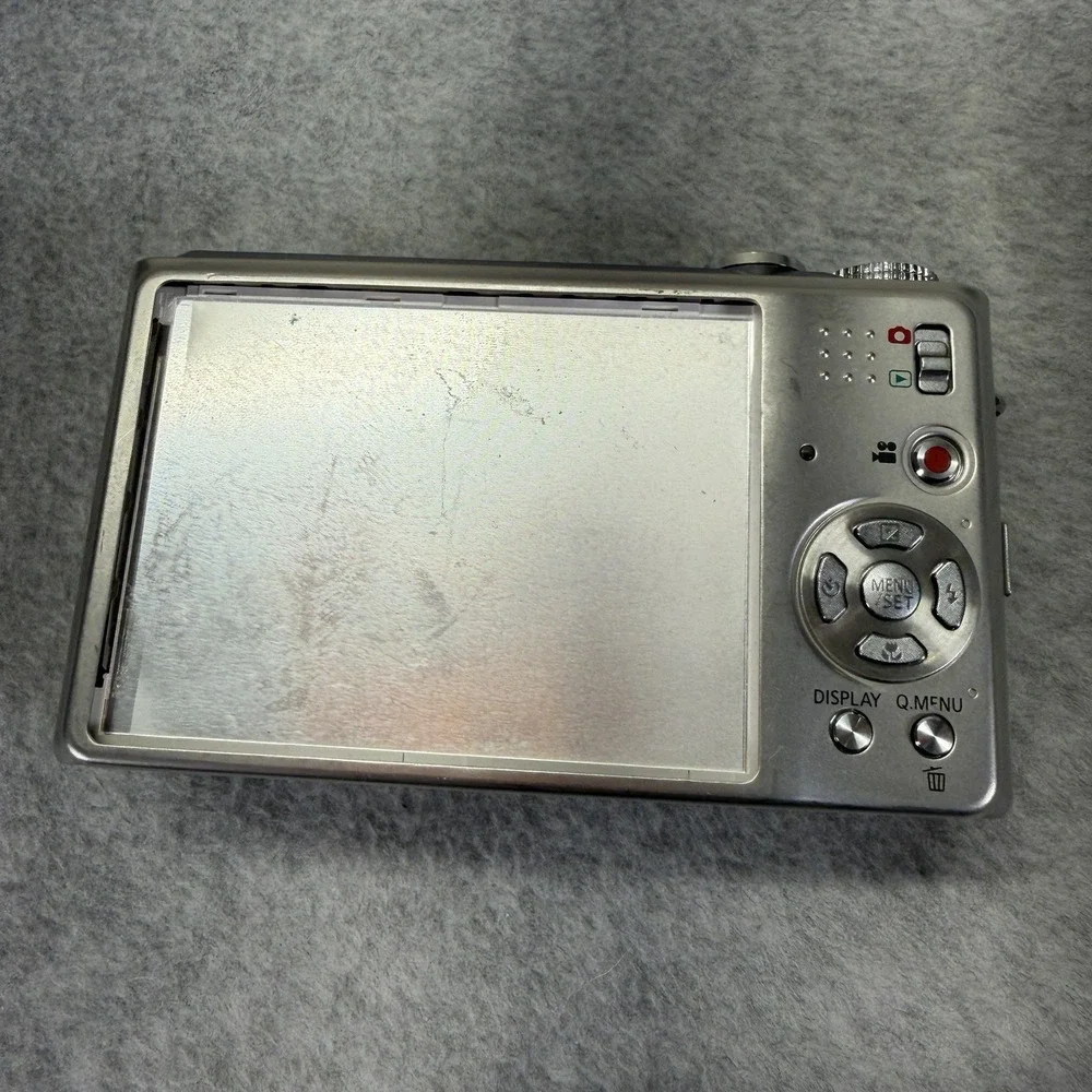 Panasonic LUMIX DMC-ZS3 10.1MP Digital Camera Silver UNTESTED Parts